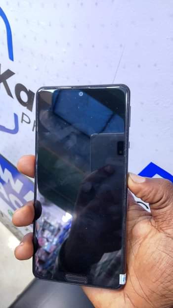 A picture of AQUOS SENSE 5G