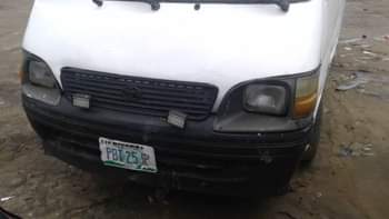 A picture of Hurry up now Toyota hiace bus Engine sound Gear sharp