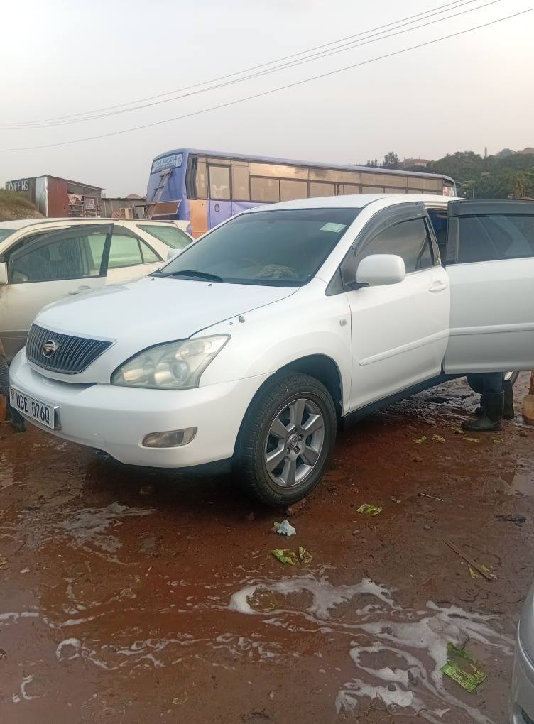 A picture of Toyota Harrier