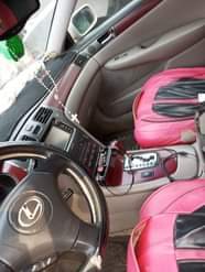 A picture of lexus ES330 in very mint Condition First body with sound
