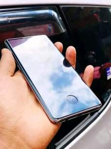 A picture of Samsung S10 plus