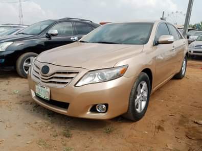 A picture of For sale Slightly used 2010 Toyota Camry XLE Full option
