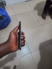 A picture of SAMSUNG S20 5G GB 128 RAM 6 GB