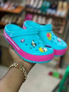 crocs
