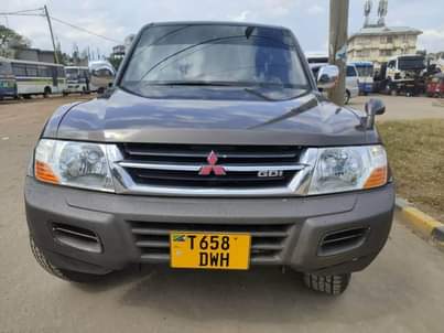 A picture of MITSUBISH PAJERO