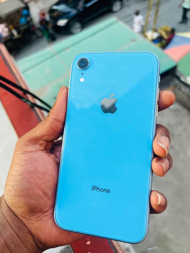 A picture of Iphone xr