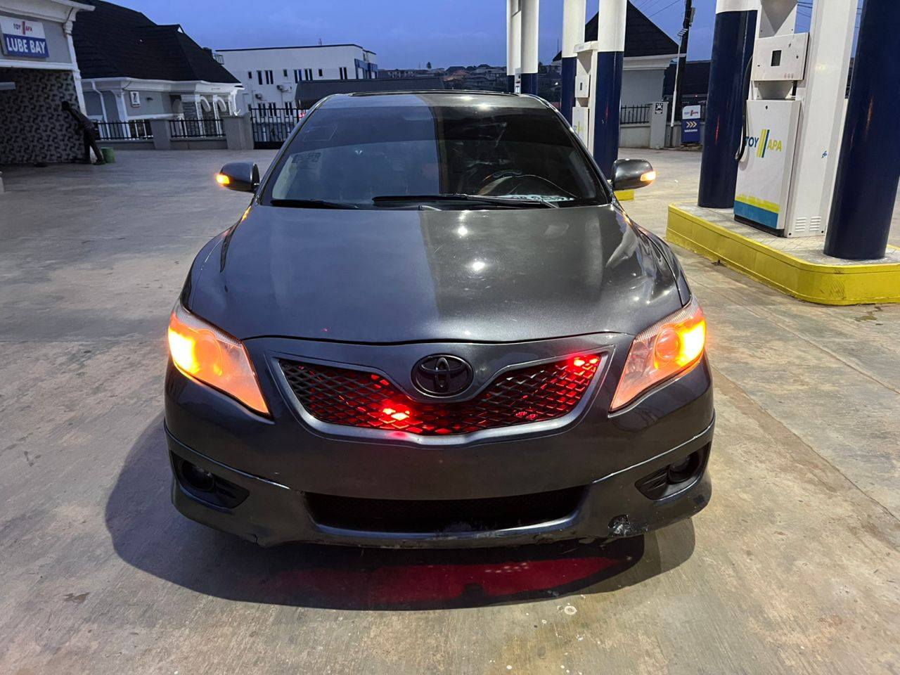 A picture of Toyota Camry 2011 SE