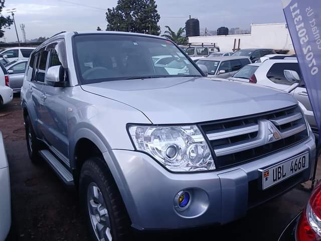 A picture of Pajero 2009