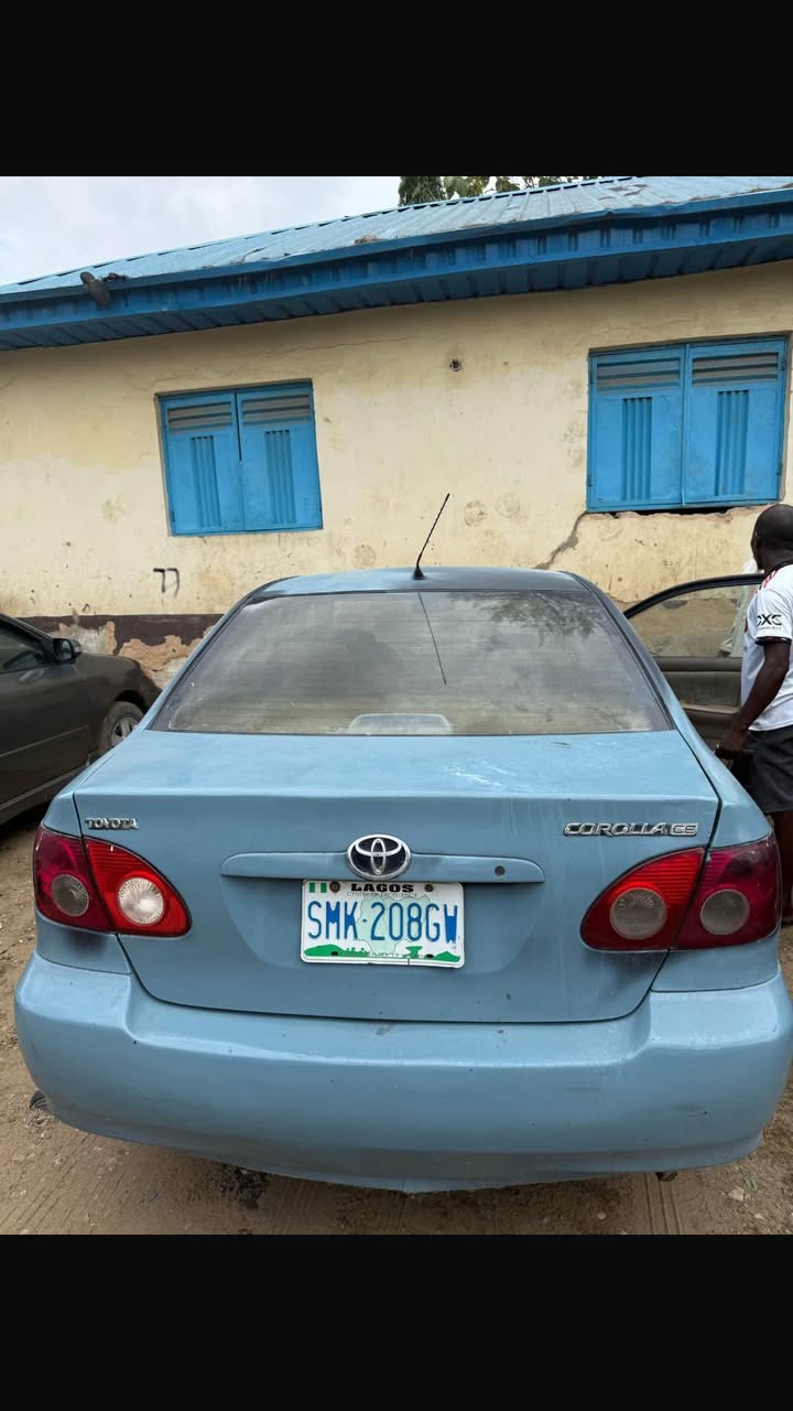 A picture of Toyota Corolla 2004