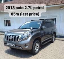 A picture of Land cruiser and land cruiser Prado
