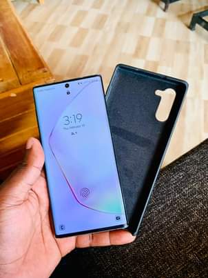 A picture of Hii hapa sasa simu Bei kitongaaa Sumsung Note 10 GB