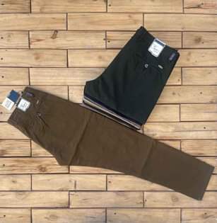 A picture of TSH 25 000 Size 30 40 Piga Whatsapp 255719748942 Kariakoo