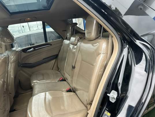 A picture of Mercedes Benz ML350
