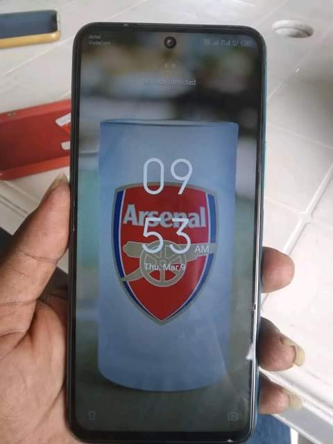 A picture of infinix hot12