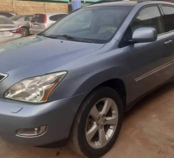 A picture of FOREIGN USED LEXUS RX330