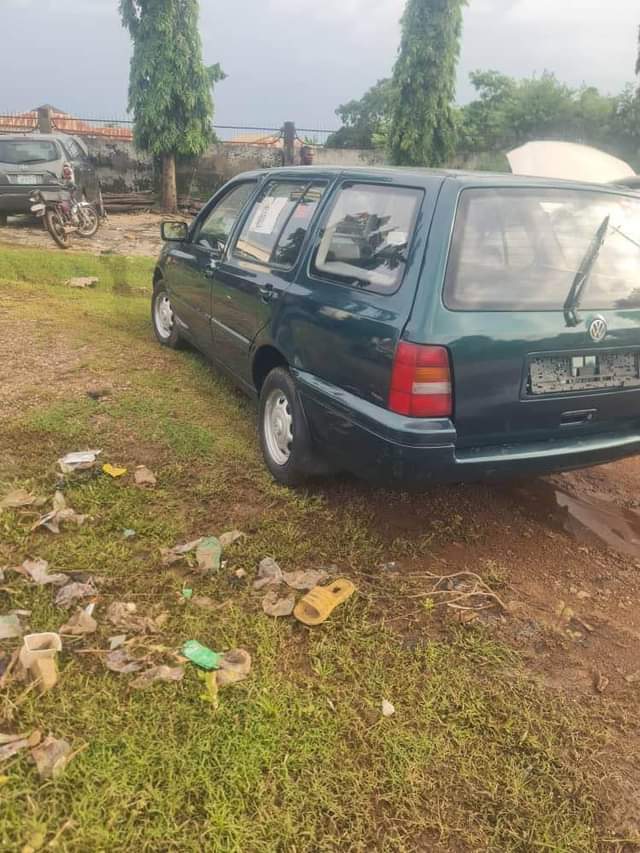 A picture of Volkswagen golf 3 saloon