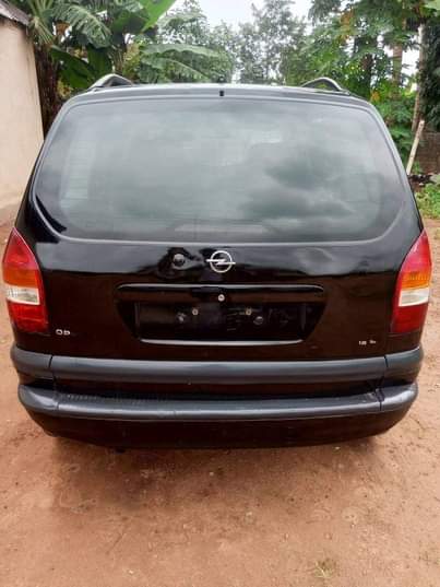 A picture of 2005 Opel zafira Zafira