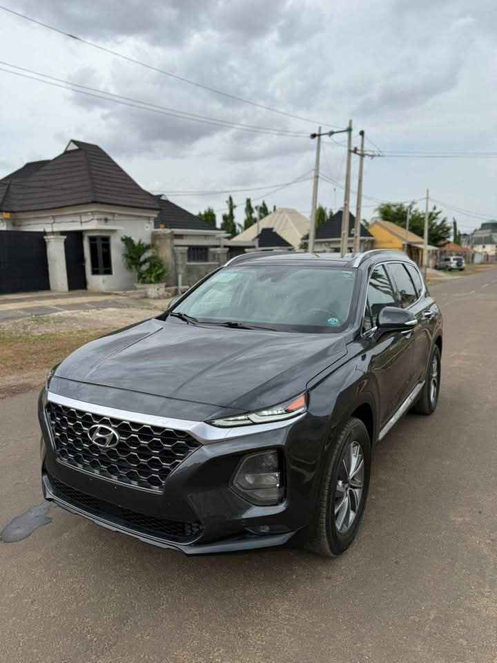 A picture of 2020 Hyundai Santafe FE Mileage 86k miles. 2024 custom duty