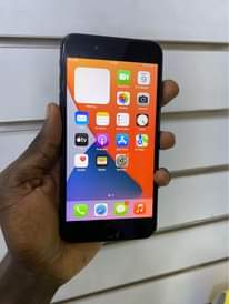 A picture of iPhone 7 Plus 128gb battery health 100 fingerprint working 400K