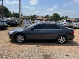 A picture of Honda Accord 2004