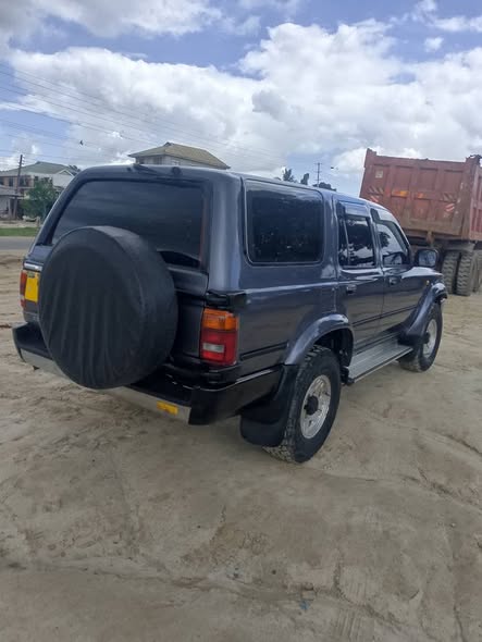 A picture of Toyota Hilux Surf
