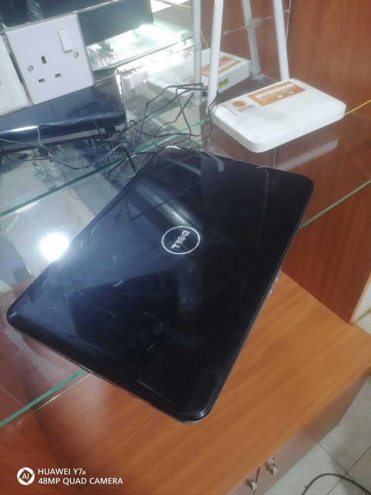 A picture of Dell inspiron laptop core 2 4gb ram