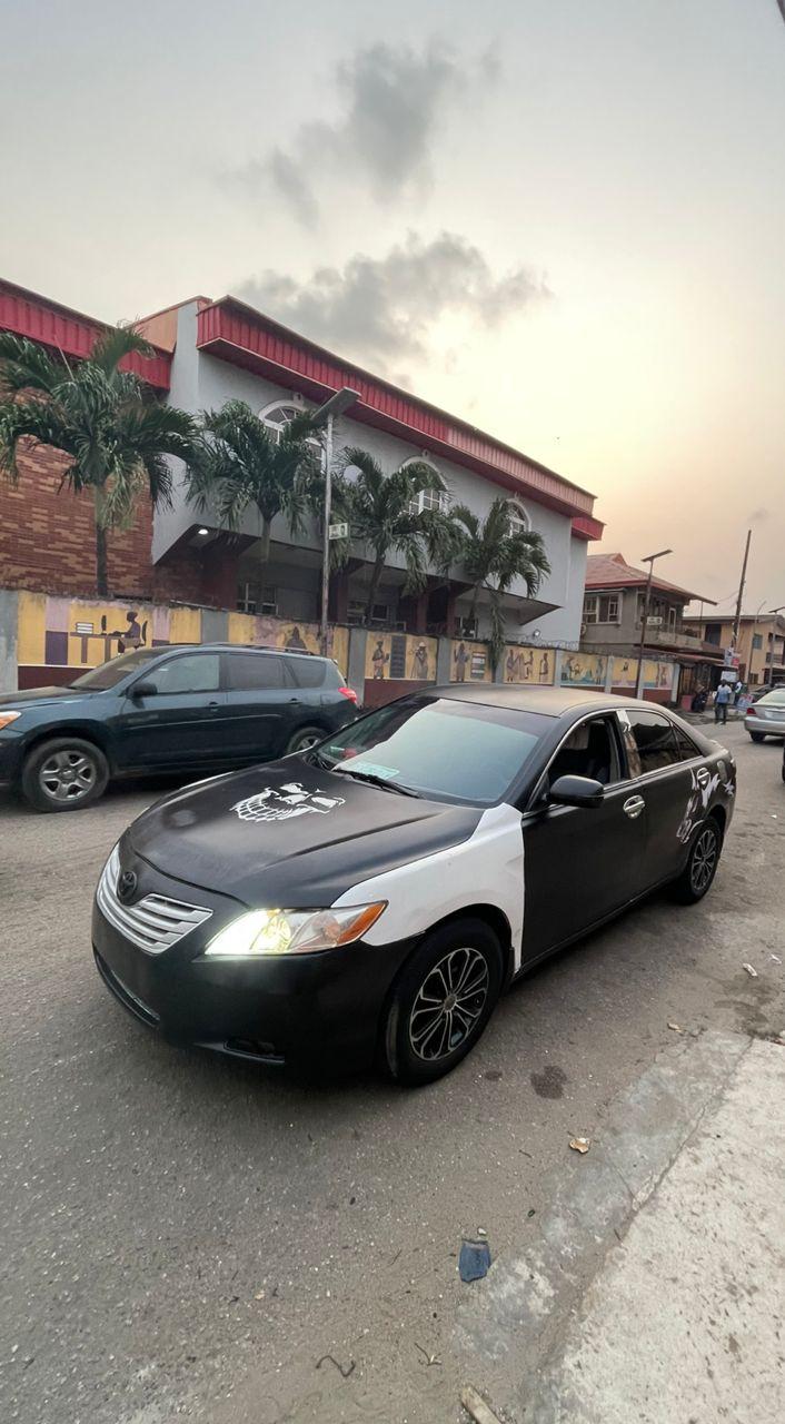 A picture of TOYOTA CAMRY 2008