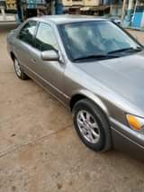 A picture of 2000 Toyota Camry