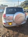 A picture of 27 5m Rav4 button start 2006 model call 0706260442