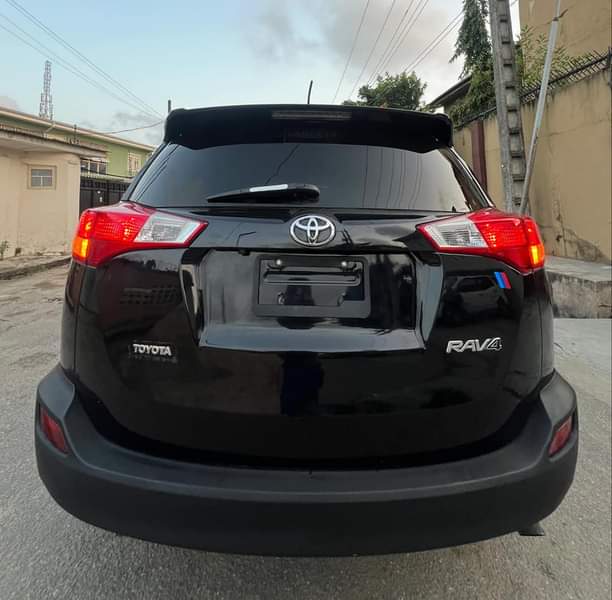 A picture of Toyota RAV4 2015