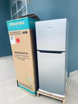 A picture of HISENSE FRIDGE LITA 140 LINAPATIKANA JIPYA KABISA FULL BOX Bei