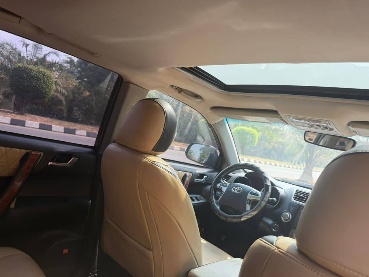 A picture of Toyota Highlander 2013