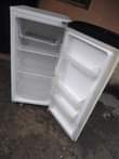 A picture of Nauza fridge yangu ya samsung single door offer lak 220k