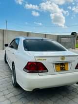 A picture of Toyota crown Athlete Full Ac Full document 2004 Cc 2490