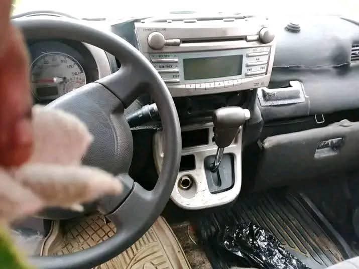 A picture of Hummer Hijet Mini Bus