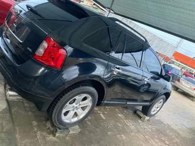 A picture of 2011 model ford edge SEL