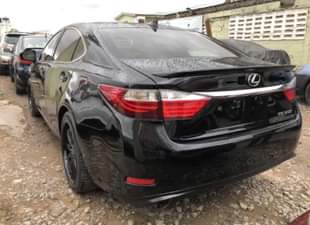 A picture of Super clean Lexus ES350 2015 registered price 16M fixed location