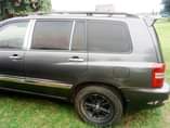 A picture of 2004 model Highlander