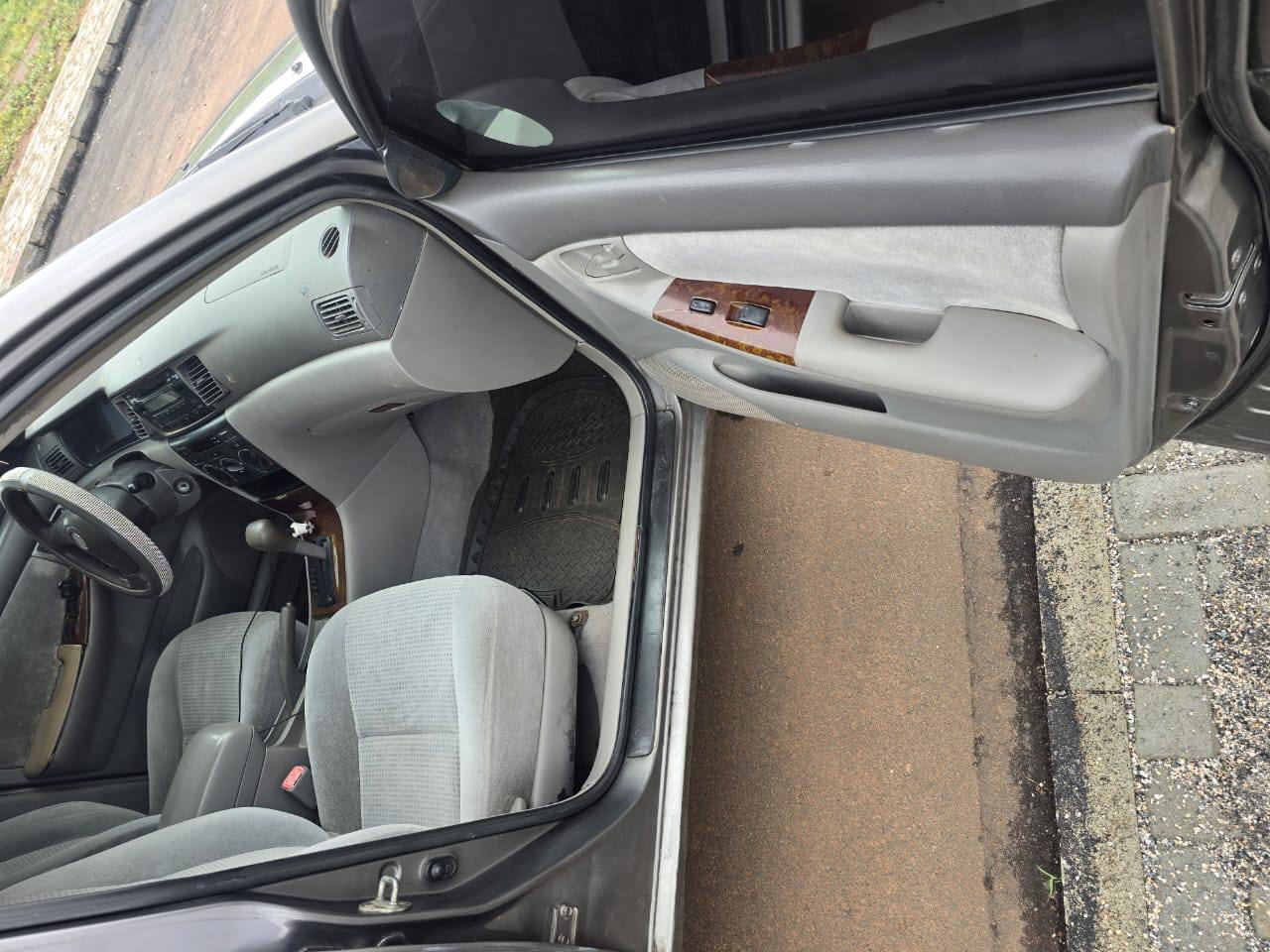 A picture of  Distress sale 2006 Toyota Corolla with untampered engine gear