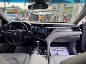 A picture of Toyota Camry SE 2018 08086526999