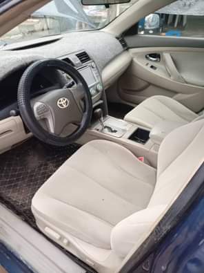 A picture of yota Camry 08 with extremely sound untouched engine and gear