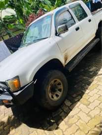 A picture of Toyota hilux Diesel 3L Gearbox excellent Engine excellent Karibu sana0782947780