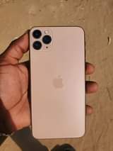 A picture of Iphone 11 pro max GB 256