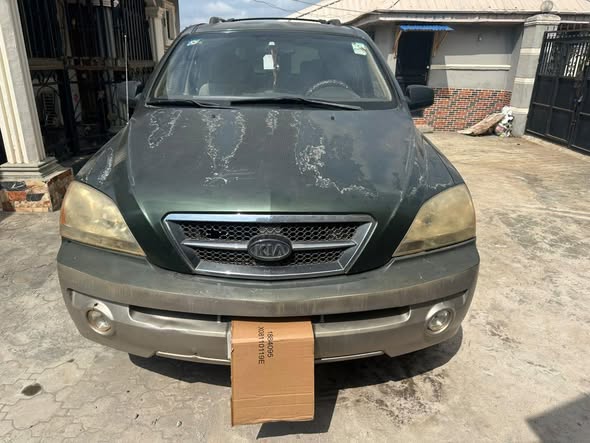 A picture of SUV 08100838318