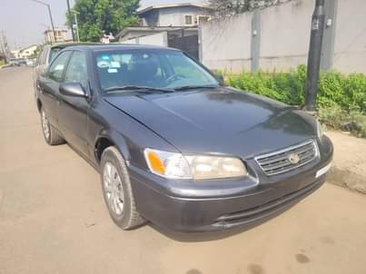 A picture of Toyota Camry 2000