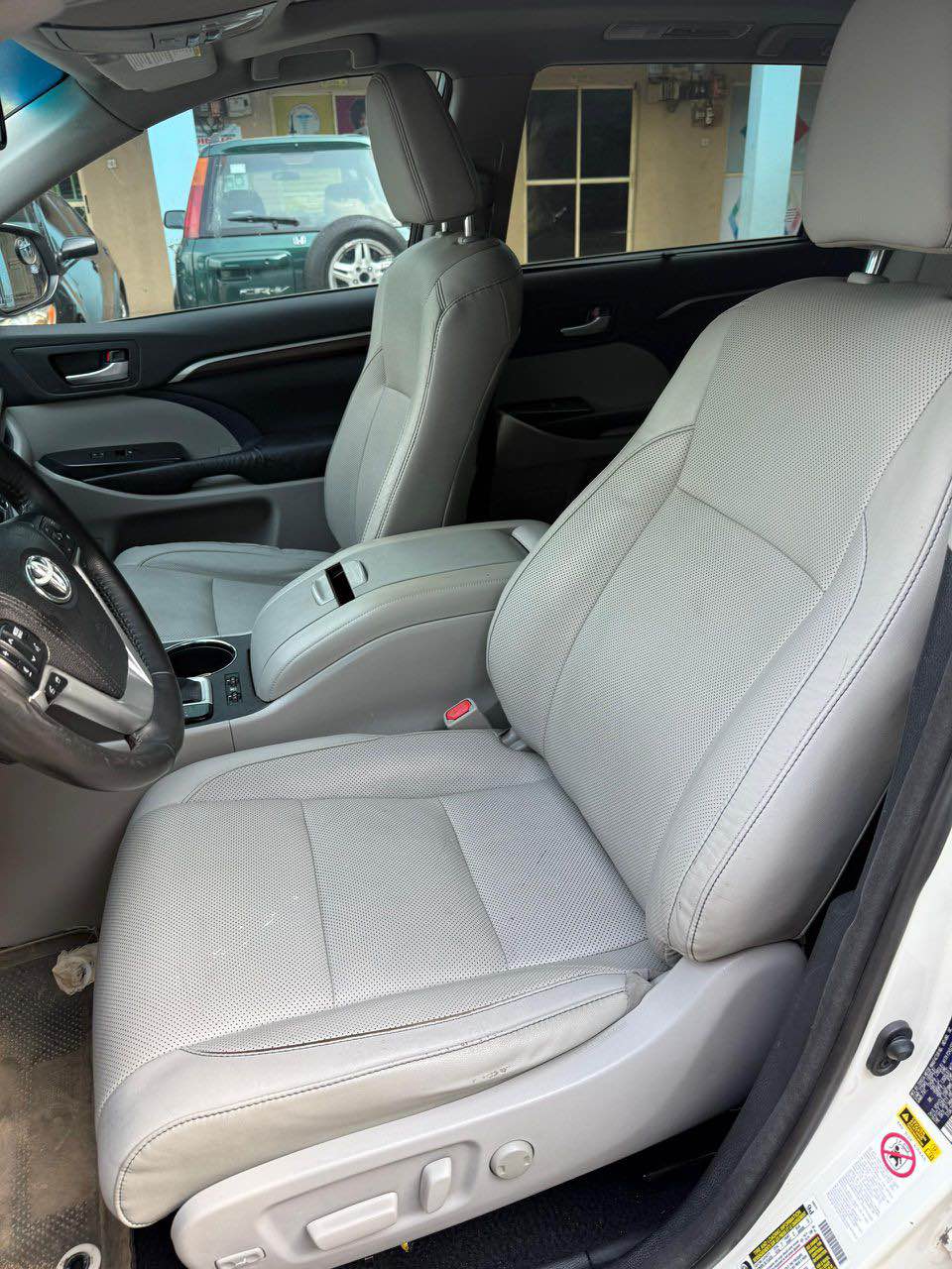 A picture of REGISTERED 2017 HIGHLANDER LIMITED EDITION WITH PANORAMIC ROOF