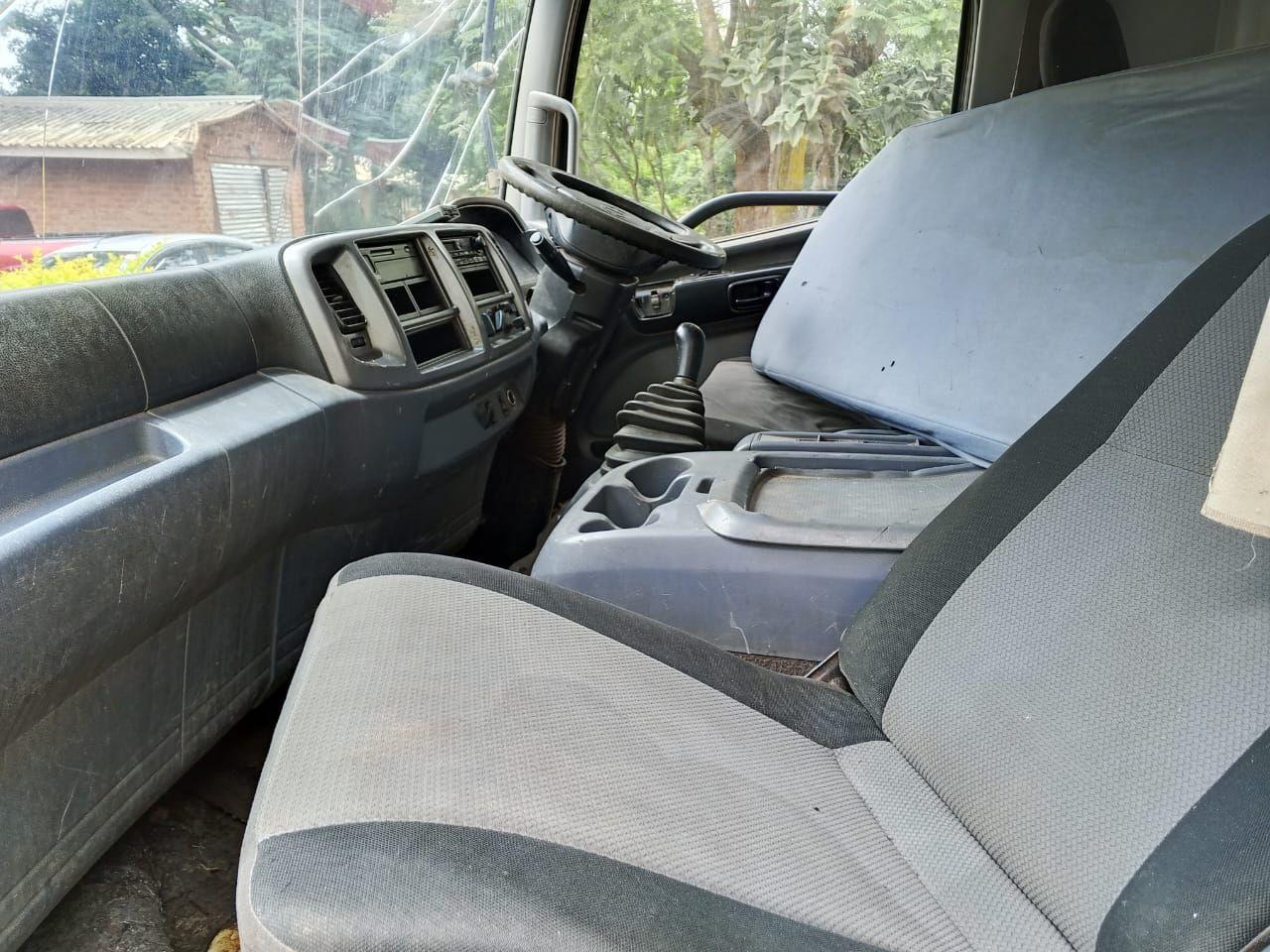 A picture of HINO VAN 20 TONNERS 0989849411