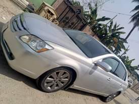 A picture of Toyota Avalon 2008