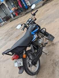 A picture of Njoo nikupatieee tvs cc125 Kwa Bei cheese kabisa