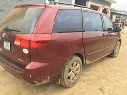 A picture of Awoof hot deal Toyota sienna 05 Engine Gear and Ac